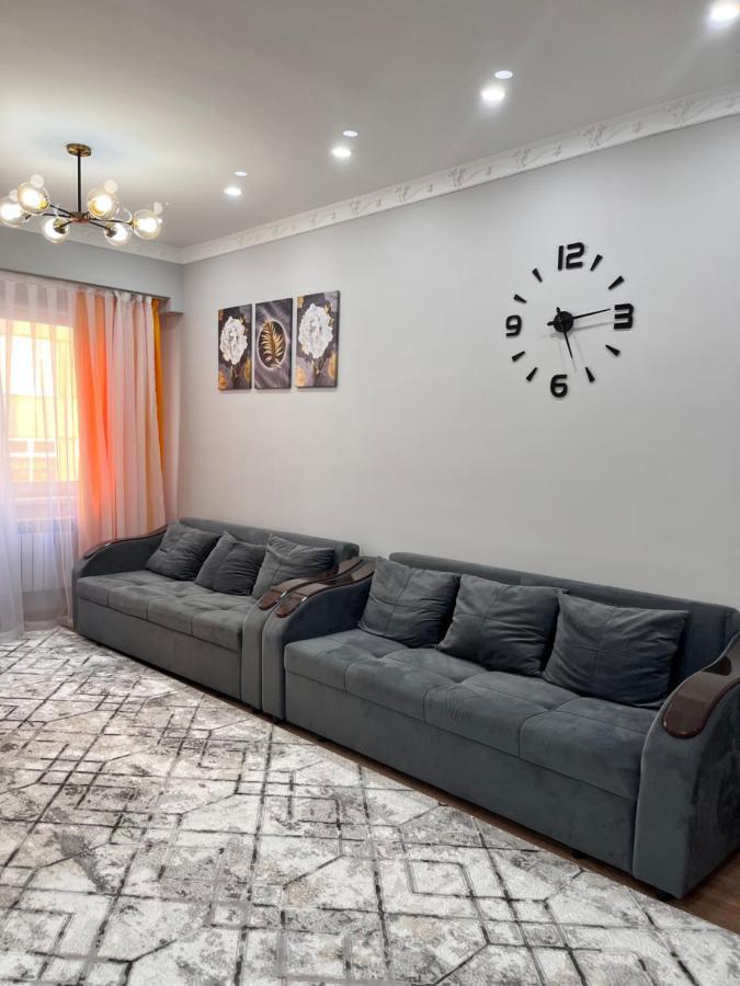 Appartamento 2-Х Комнатная В Золотом Квадрате Almaty Esterno foto