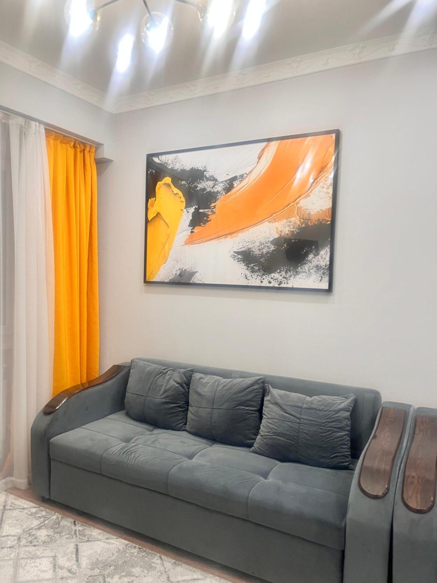 Appartamento 2-Х Комнатная В Золотом Квадрате Almaty Esterno foto